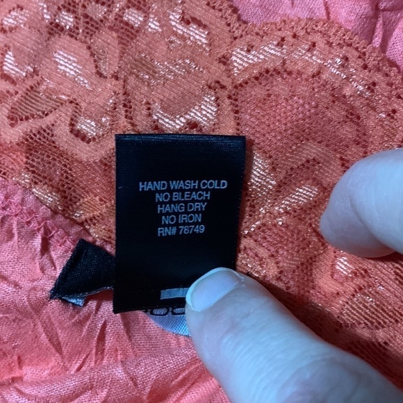 Arden B. Apricot colored lace bodice crinkle fabric camisole w adjustable straps - Picture 10 of 11